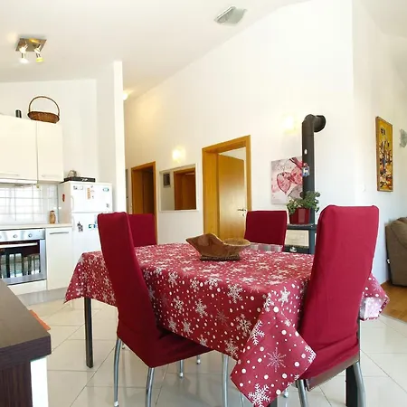 Fuer 4 Personen Ca 54 Qm In Fazana-surida, Istrien Istrische Riviera Apartment *